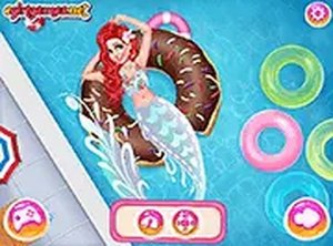Princesses Chillin at the Pool Online Dress Up Game
